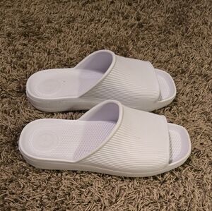 Women Totes Slide Sandals Size 8